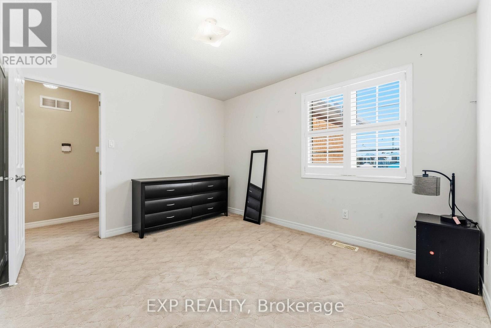 












118 FINN COURT

,
Ottawa,




Ontario
K1V2C8

