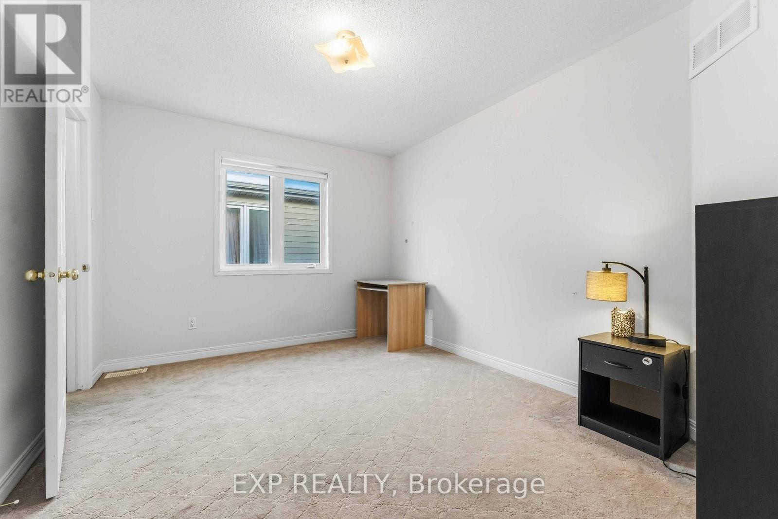 












118 FINN COURT

,
Ottawa,




Ontario
K1V2C8

