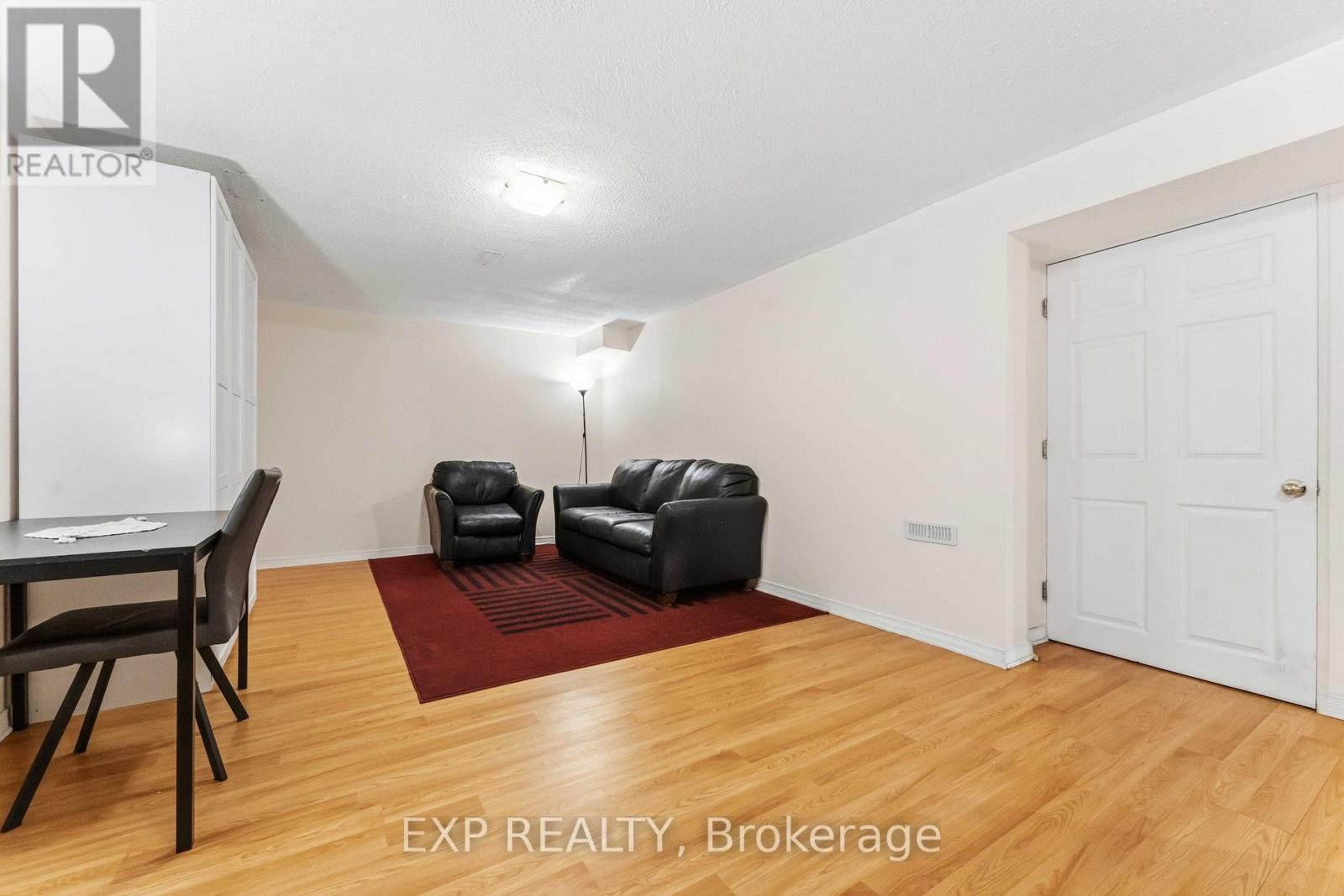 












118 FINN COURT

,
Ottawa,




Ontario
K1V2C8

