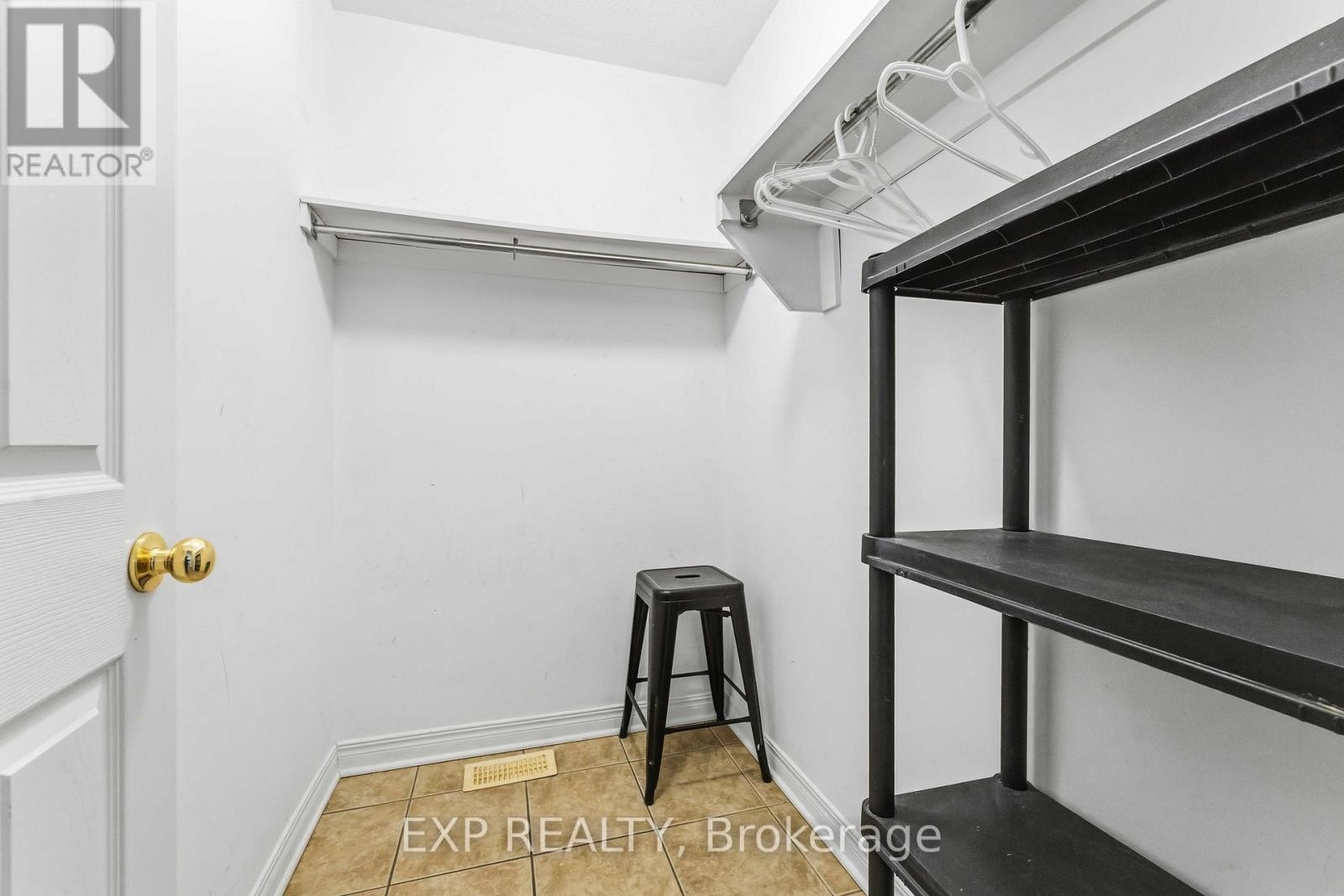 












118 FINN COURT

,
Ottawa,




Ontario
K1V2C8

