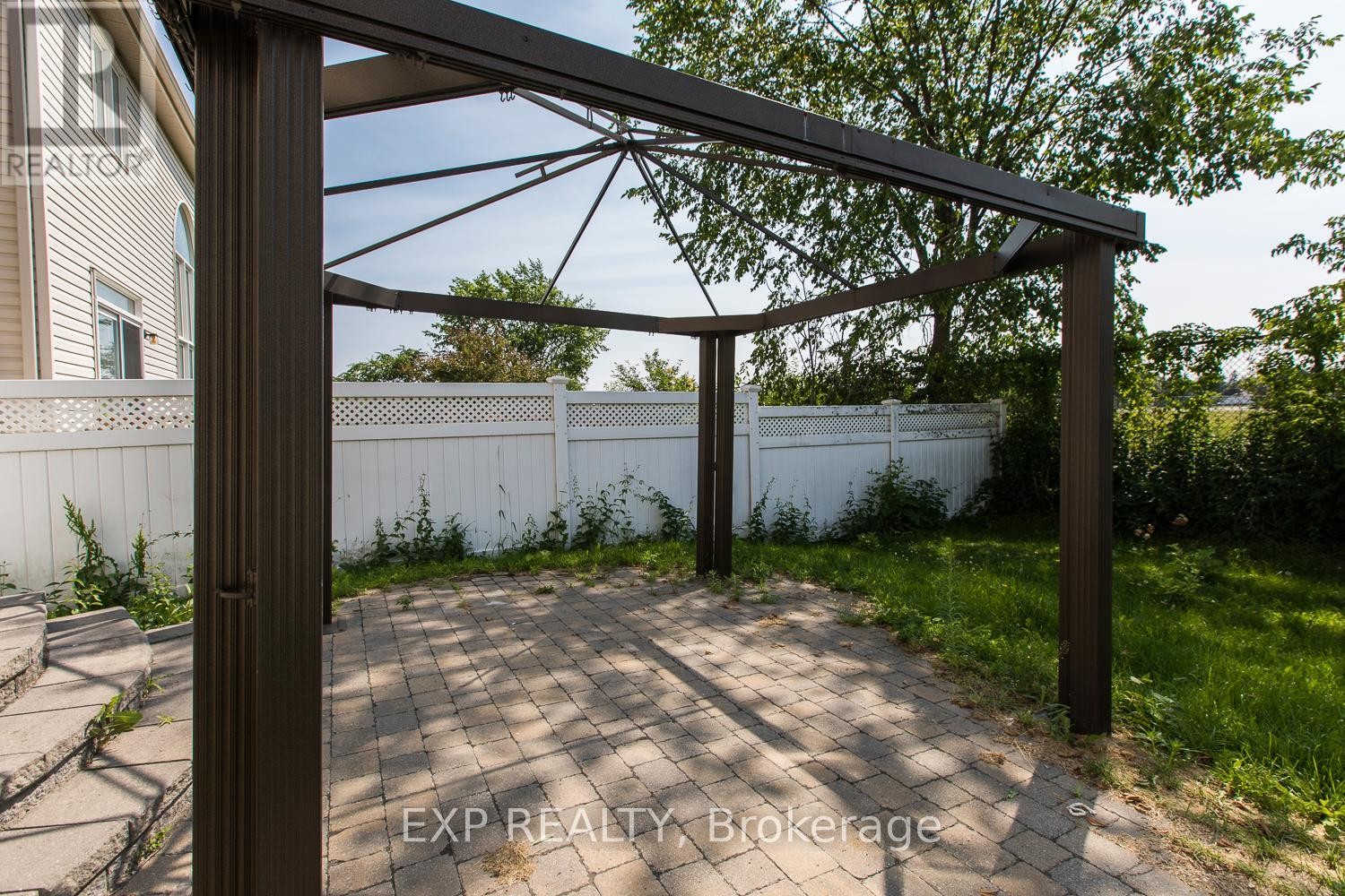 












118 FINN COURT

,
Ottawa,




Ontario
K1V2C8

