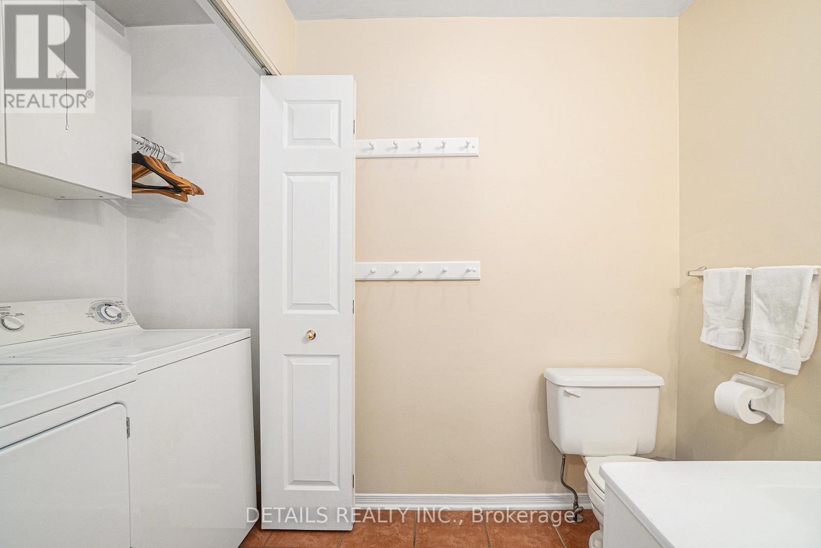 












221 MACDOUGALL STREET

,
Russell,




Ontario
K4R1A5

