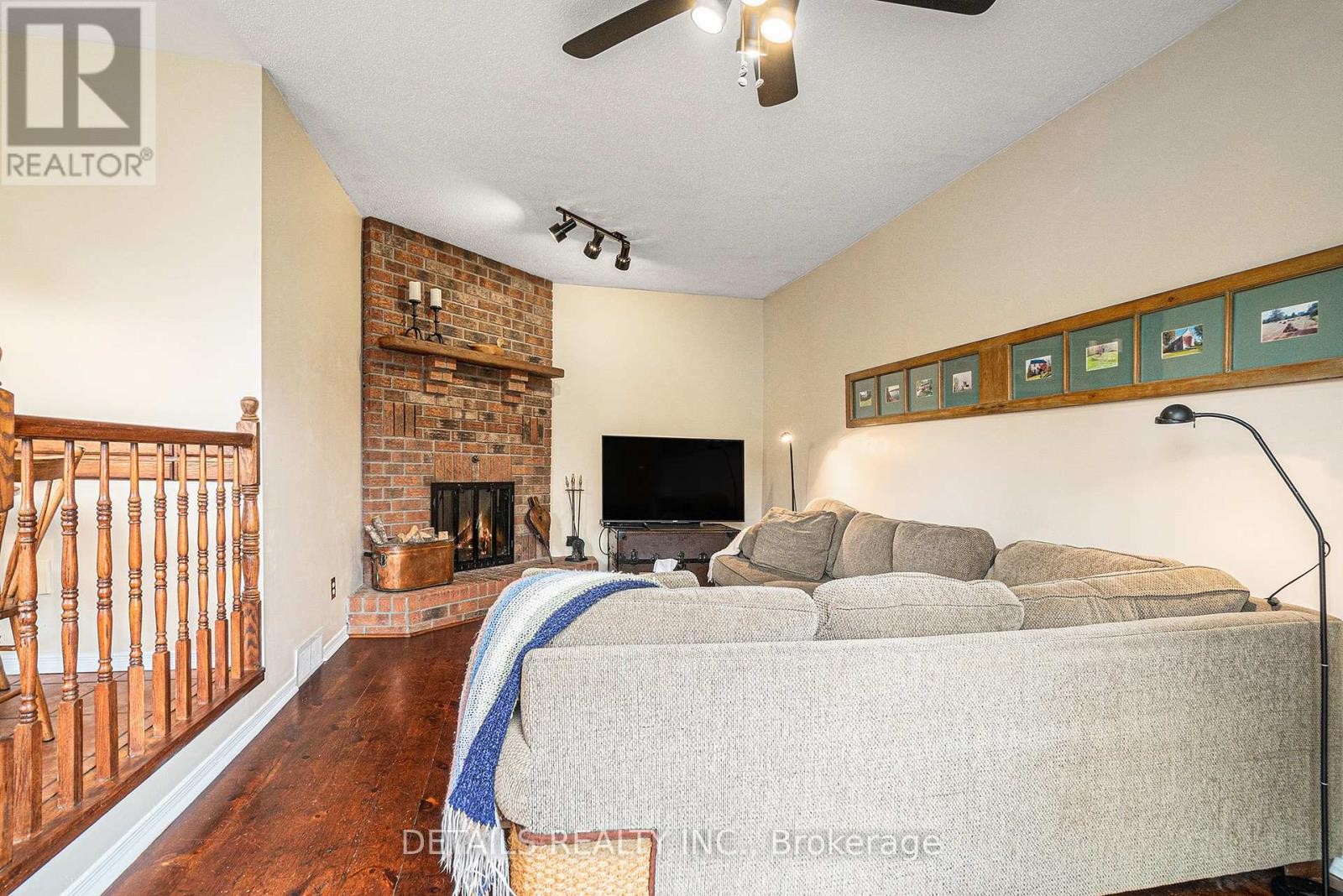 












221 MACDOUGALL STREET

,
Russell,




Ontario
K4R1A5

