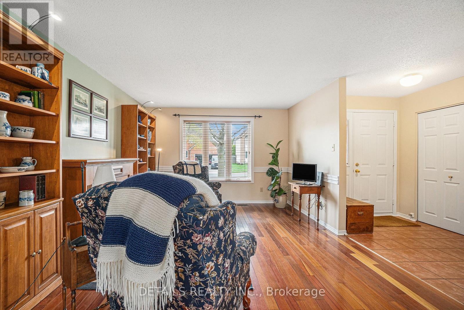 












221 MACDOUGALL STREET

,
Russell,




Ontario
K4R1A5

