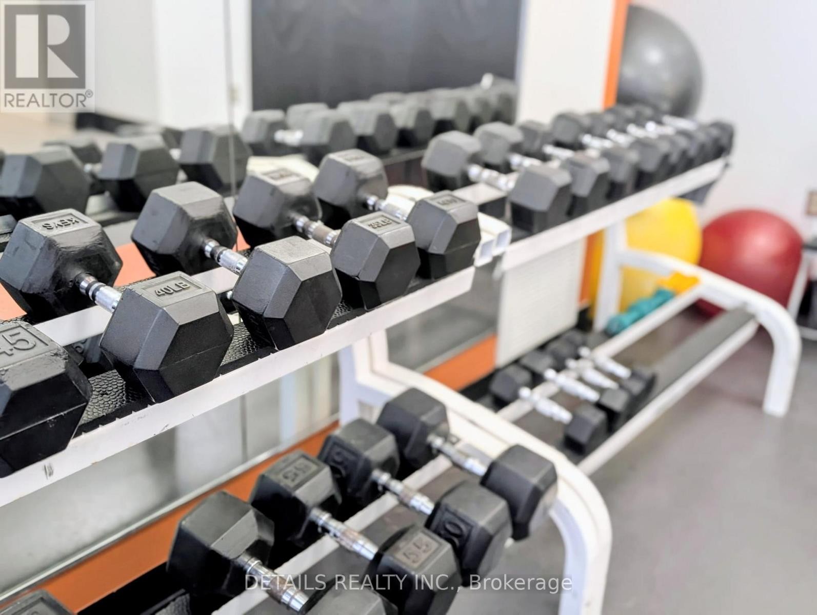 












308 - 180 YORK STREET

,
Ottawa,




Ontario
K1N1J6

