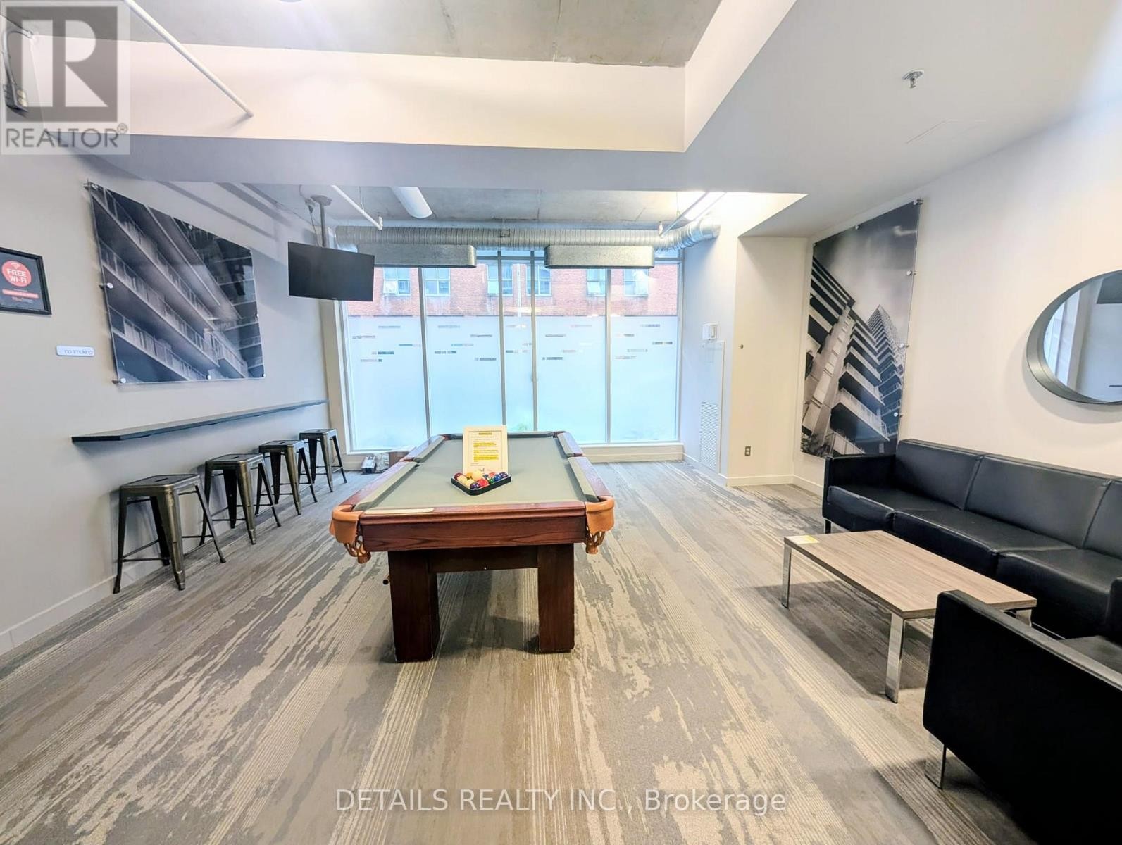 












308 - 180 YORK STREET

,
Ottawa,




Ontario
K1N1J6

