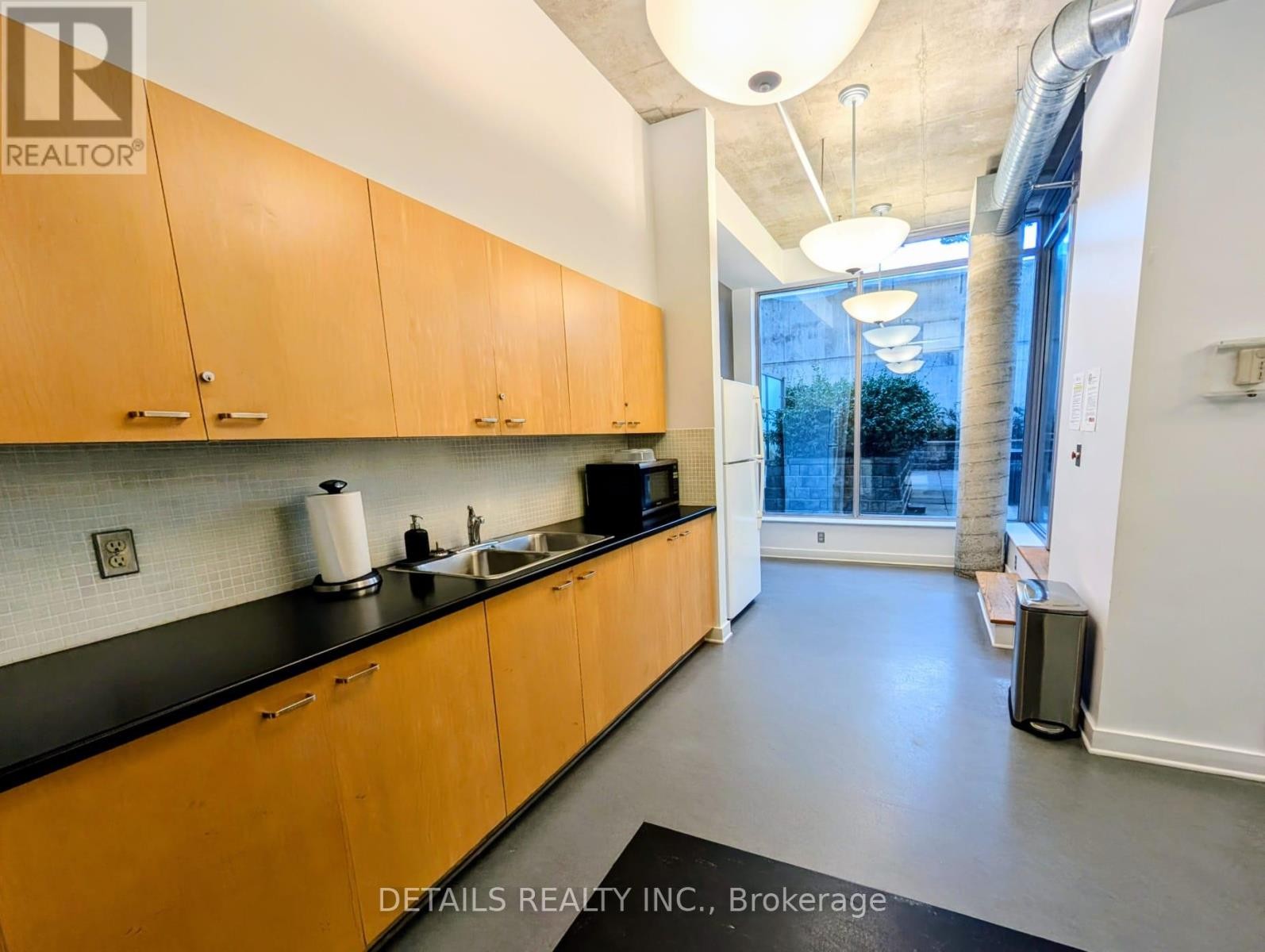 












308 - 180 YORK STREET

,
Ottawa,




Ontario
K1N1J6

