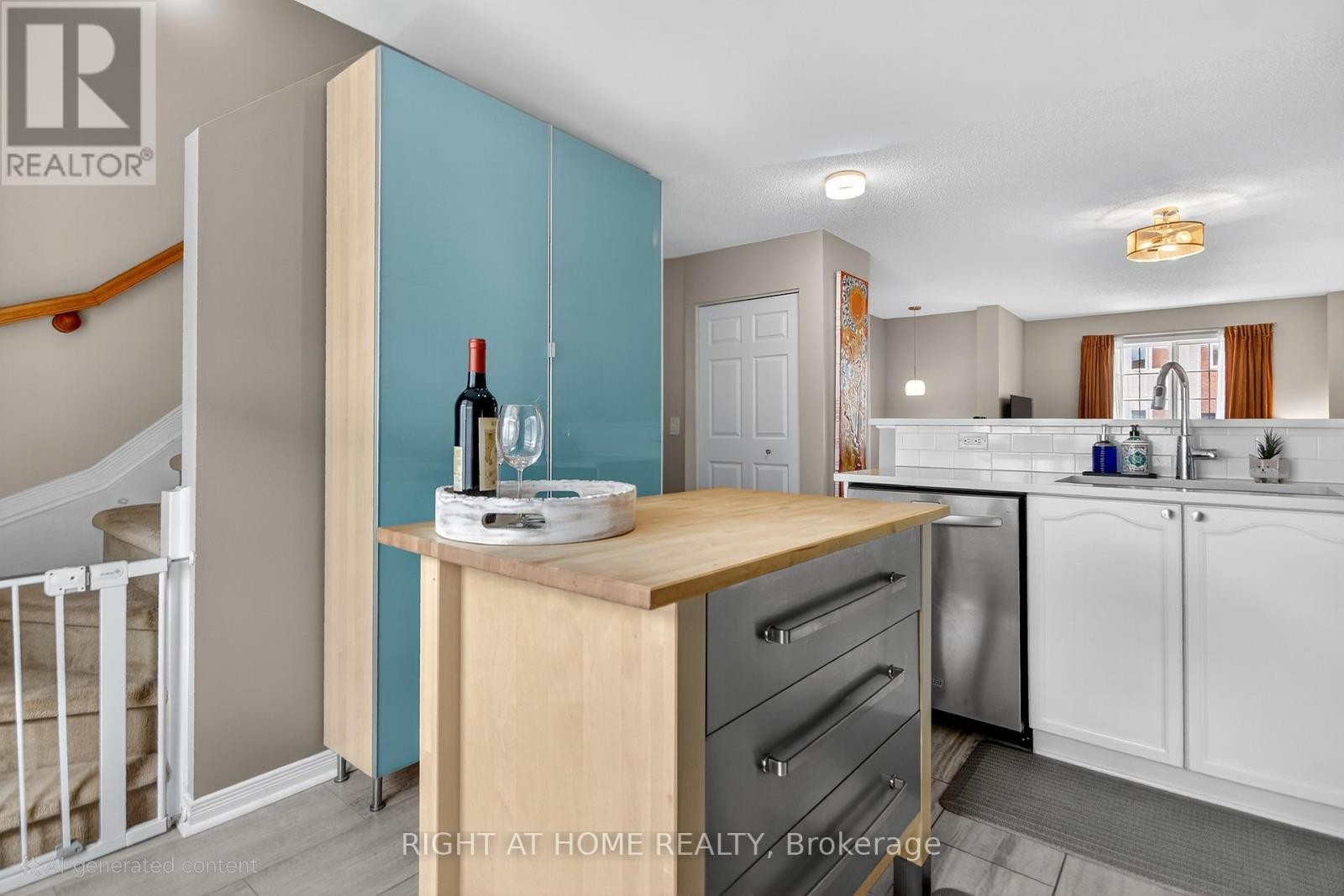 












24 MANHATTAN CRESCENT

,
Ottawa,




Ontario
K2C4B4

