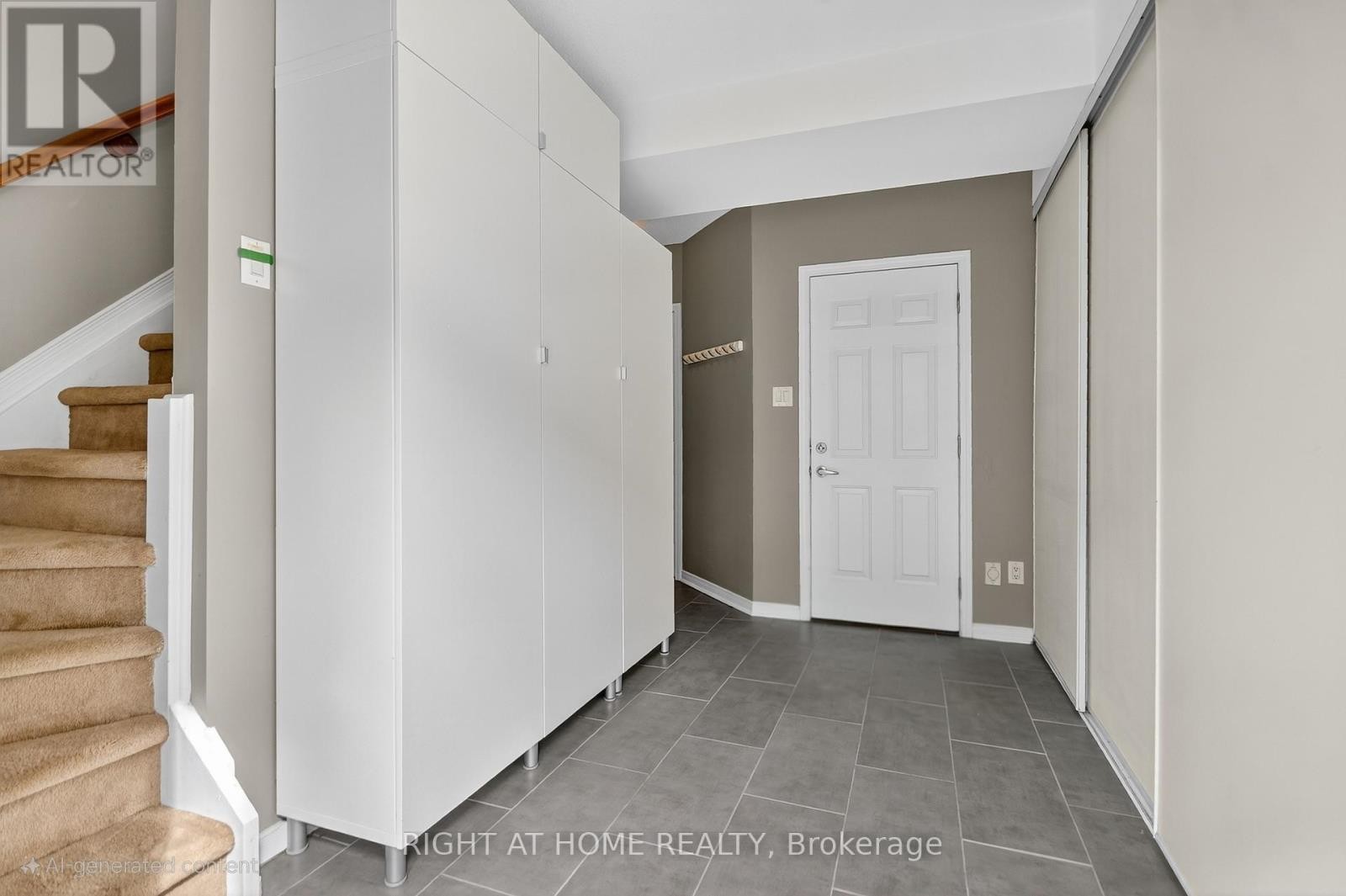 












24 MANHATTAN CRESCENT

,
Ottawa,




Ontario
K2C4B4

