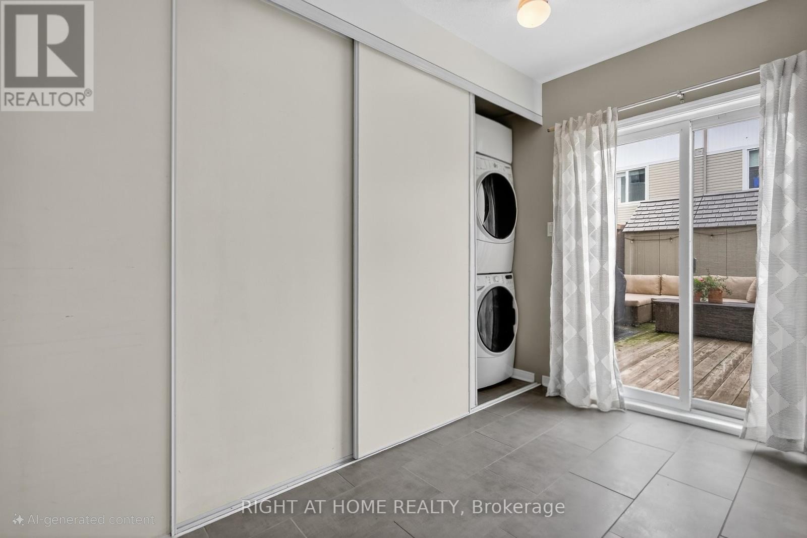 












24 MANHATTAN CRESCENT

,
Ottawa,




Ontario
K2C4B4

