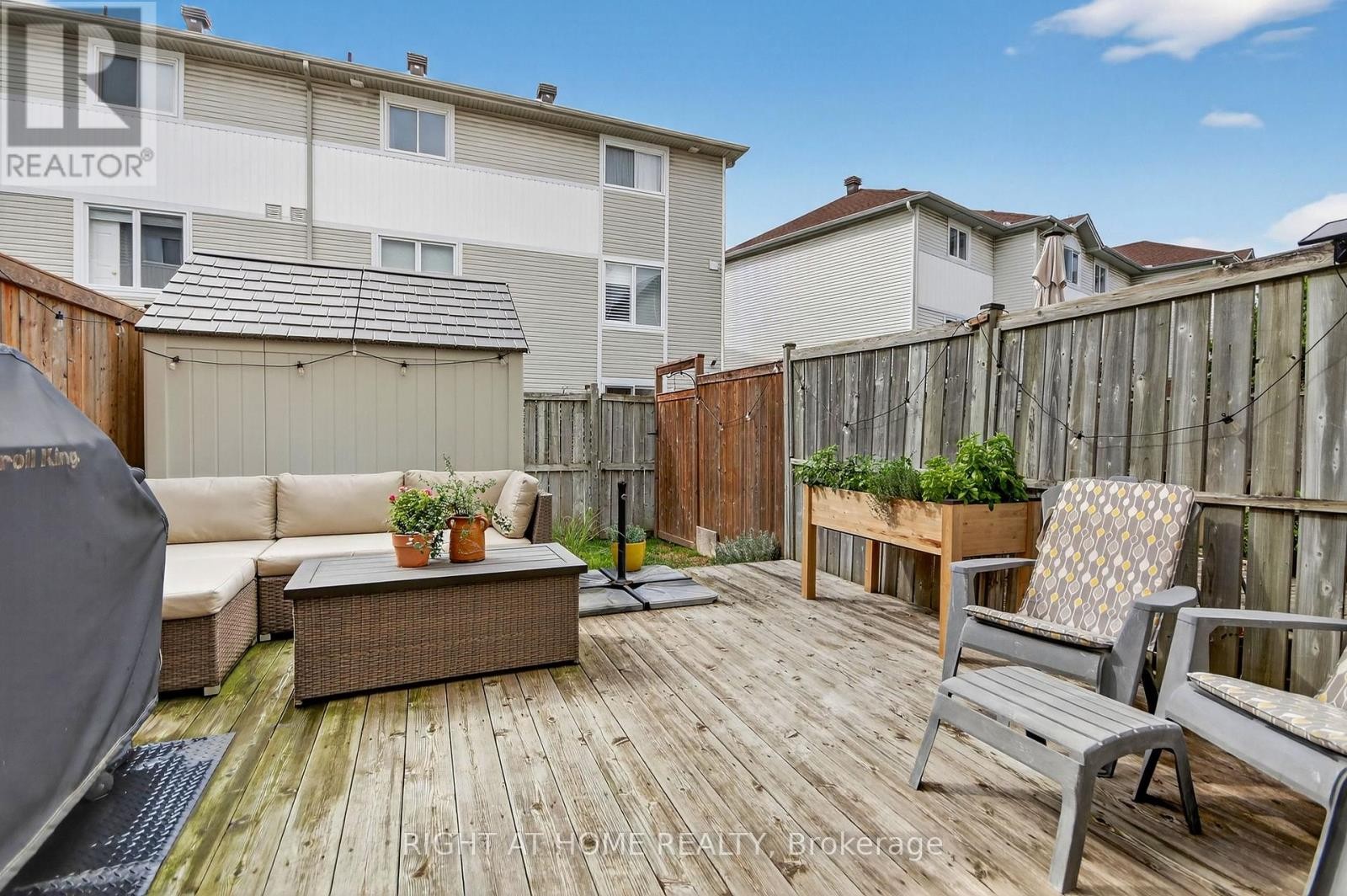 












24 MANHATTAN CRESCENT

,
Ottawa,




Ontario
K2C4B4

