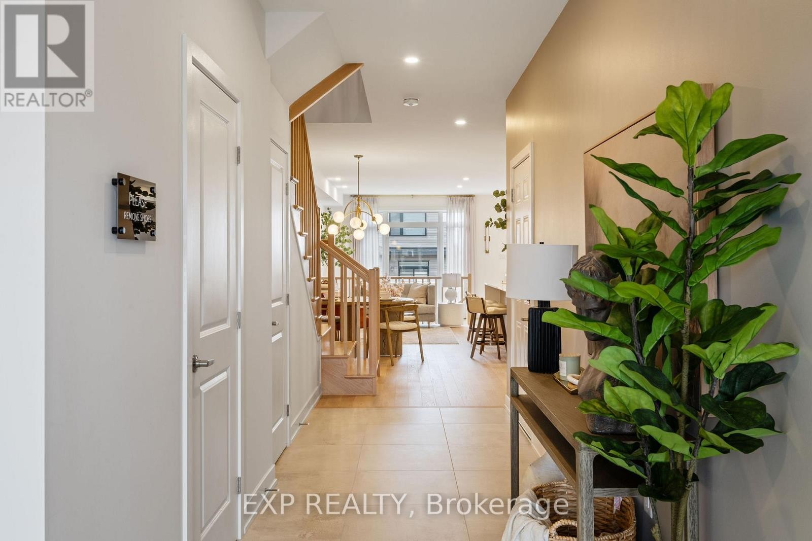 












443 HARESFIELD COURT

,
Ottawa,




Ontario
K4M0B6

