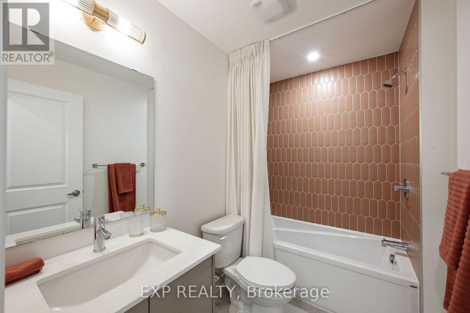 












443 HARESFIELD COURT

,
Ottawa,




Ontario
K4M0B6

