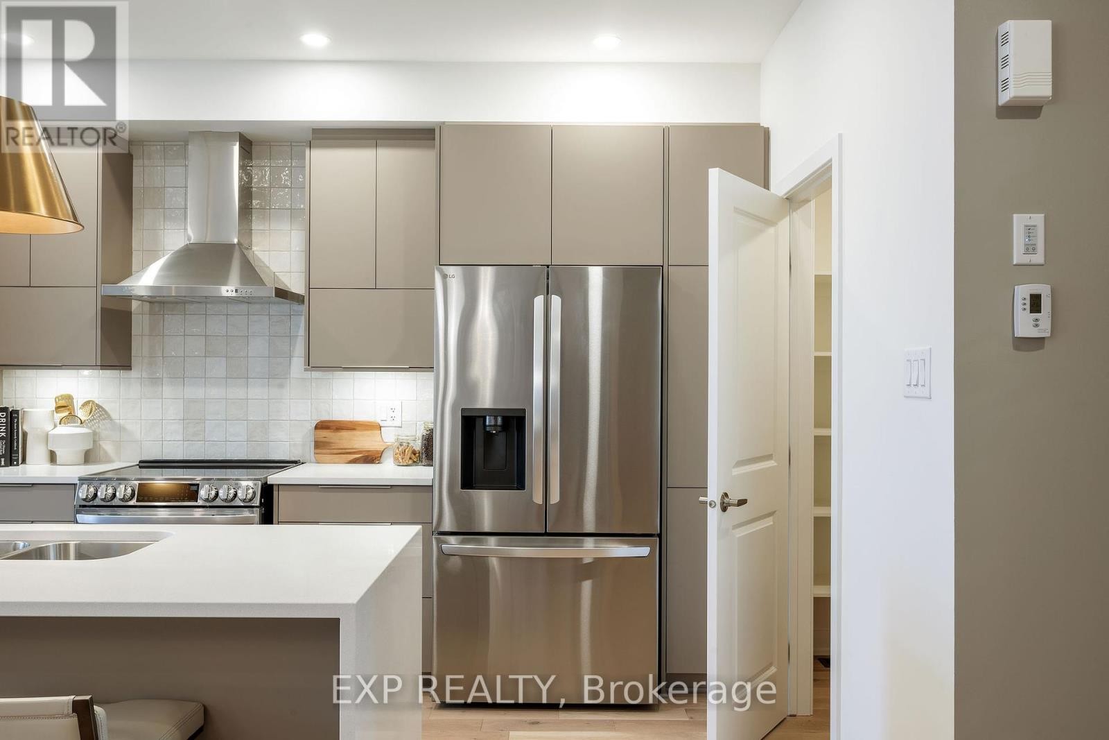 












443 HARESFIELD COURT

,
Ottawa,




Ontario
K4M0B6

