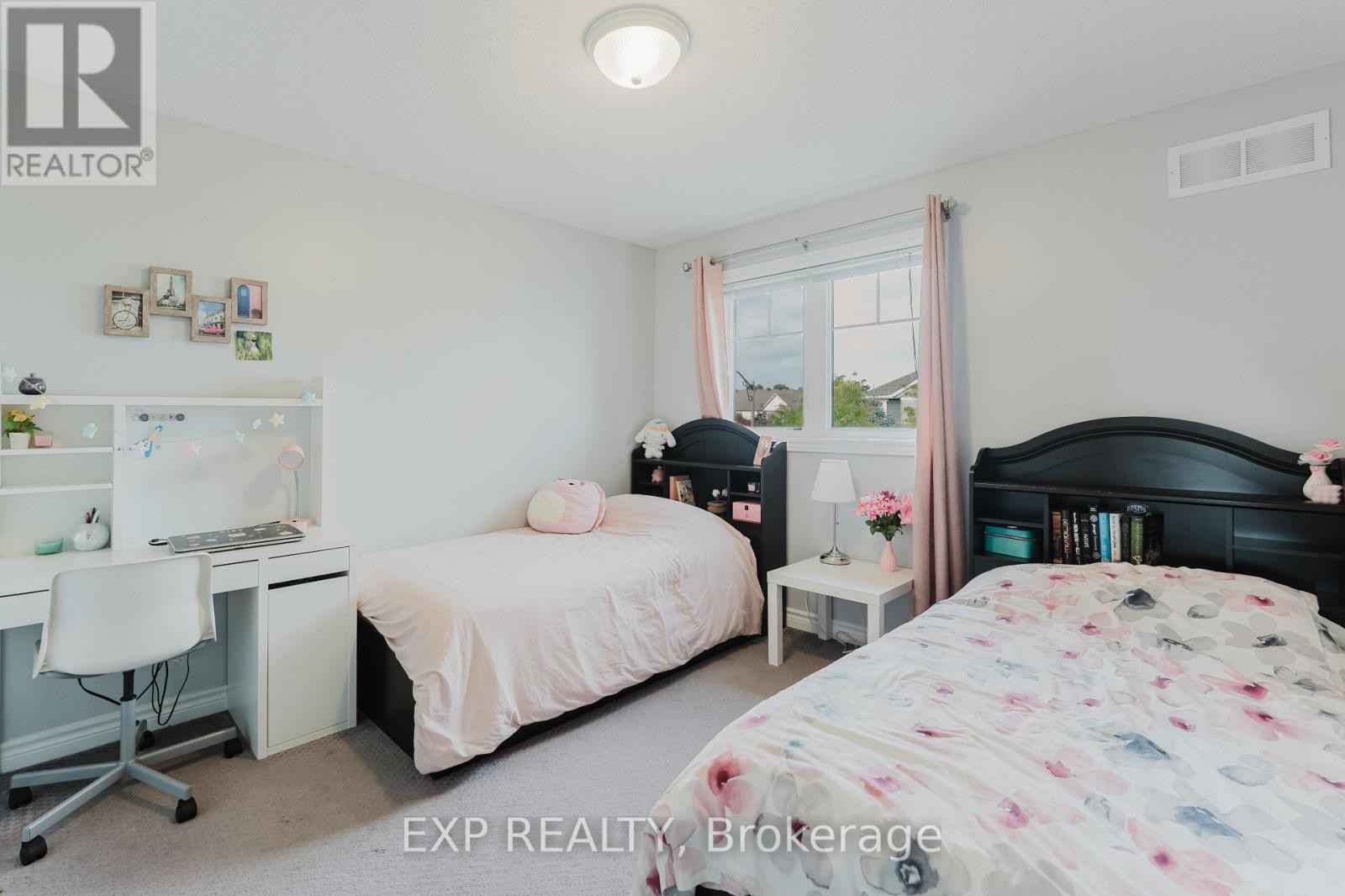












400 SWEETFLAG STREET

,
Ottawa,




Ontario
K2J5Y6

