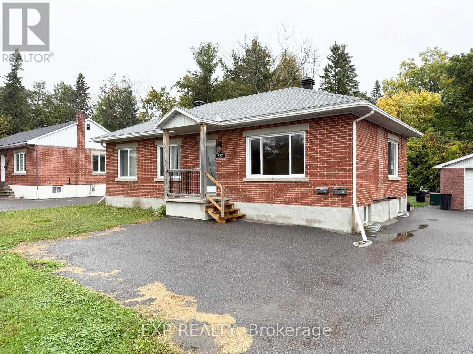 












UNIT A - 837 BLAIR ROAD

,
Ottawa,




Ontario
K1J7M6

