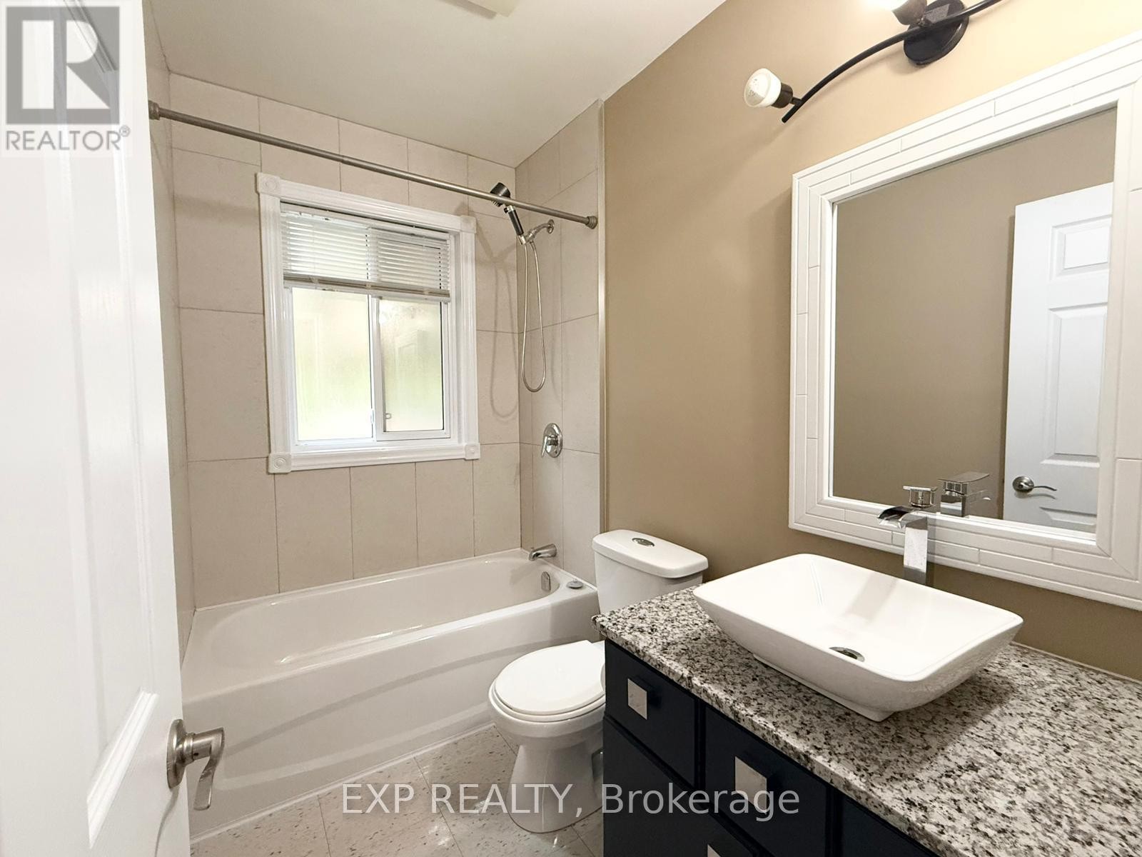 












UNIT A - 837 BLAIR ROAD

,
Ottawa,




Ontario
K1J7M6

