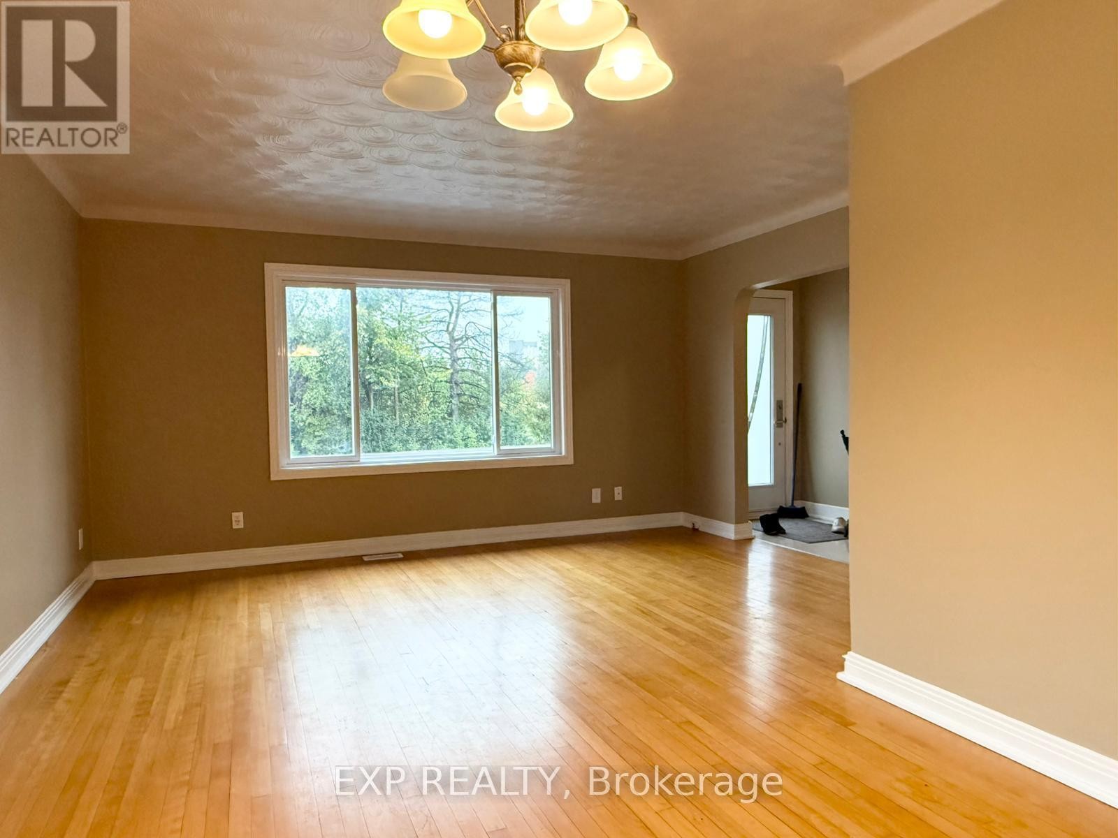 












UNIT A - 837 BLAIR ROAD

,
Ottawa,




Ontario
K1J7M6


