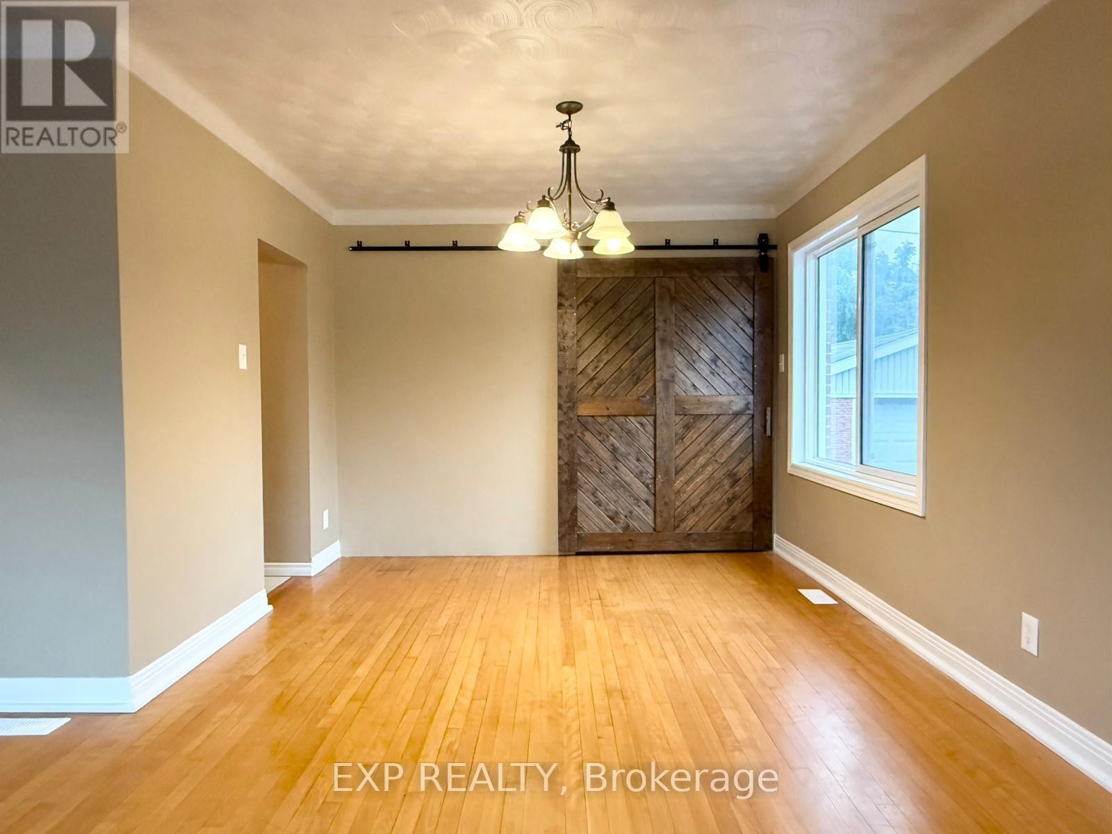 












UNIT A - 837 BLAIR ROAD

,
Ottawa,




Ontario
K1J7M6

