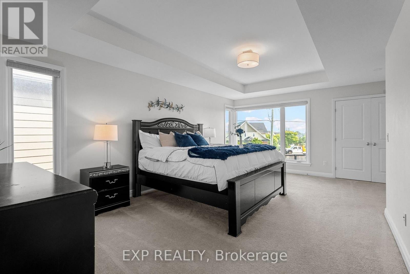 












25 STANHOPE COURT

,
Ottawa,




Ontario
K2J6S2

