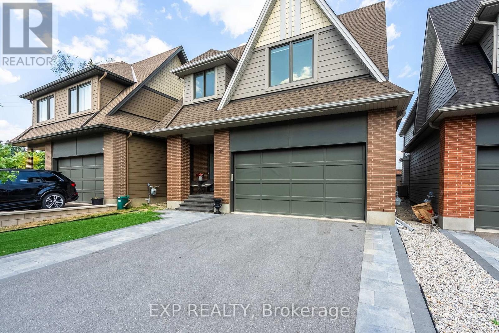 












25 STANHOPE COURT

,
Ottawa,




Ontario
K2J6S2

