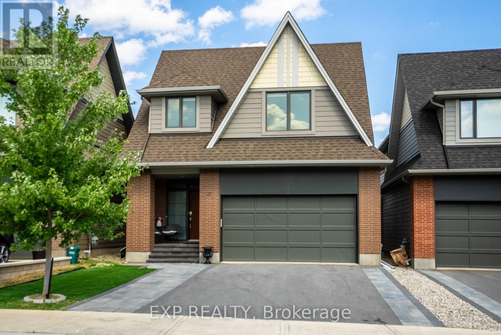 












25 STANHOPE COURT

,
Ottawa,




Ontario
K2J6S2


