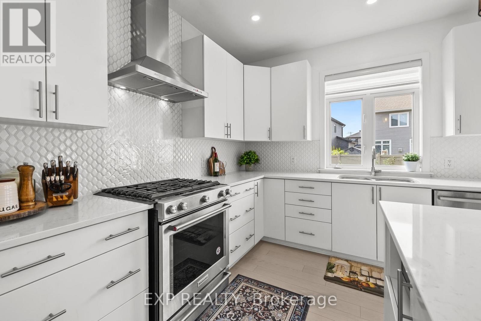 












50 ANGEL HEIGHTS

,
Ottawa,




Ontario
K2S2N4

