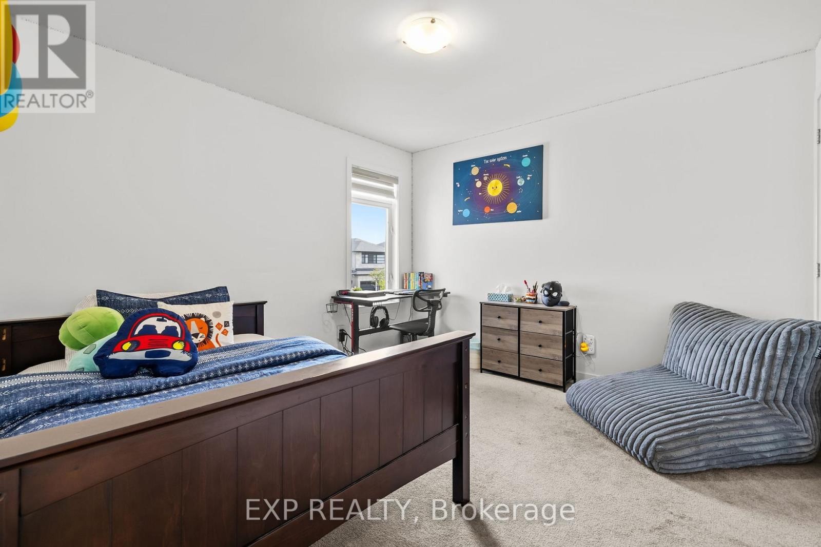 












50 ANGEL HEIGHTS

,
Ottawa,




Ontario
K2S2N4

