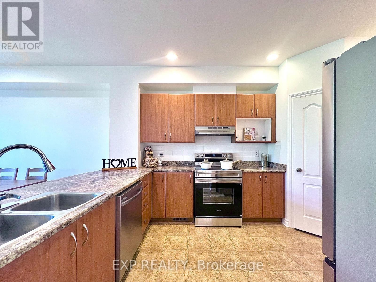 












457 FOXHALL WAY

,
Ottawa,




Ontario
K2M0G2

