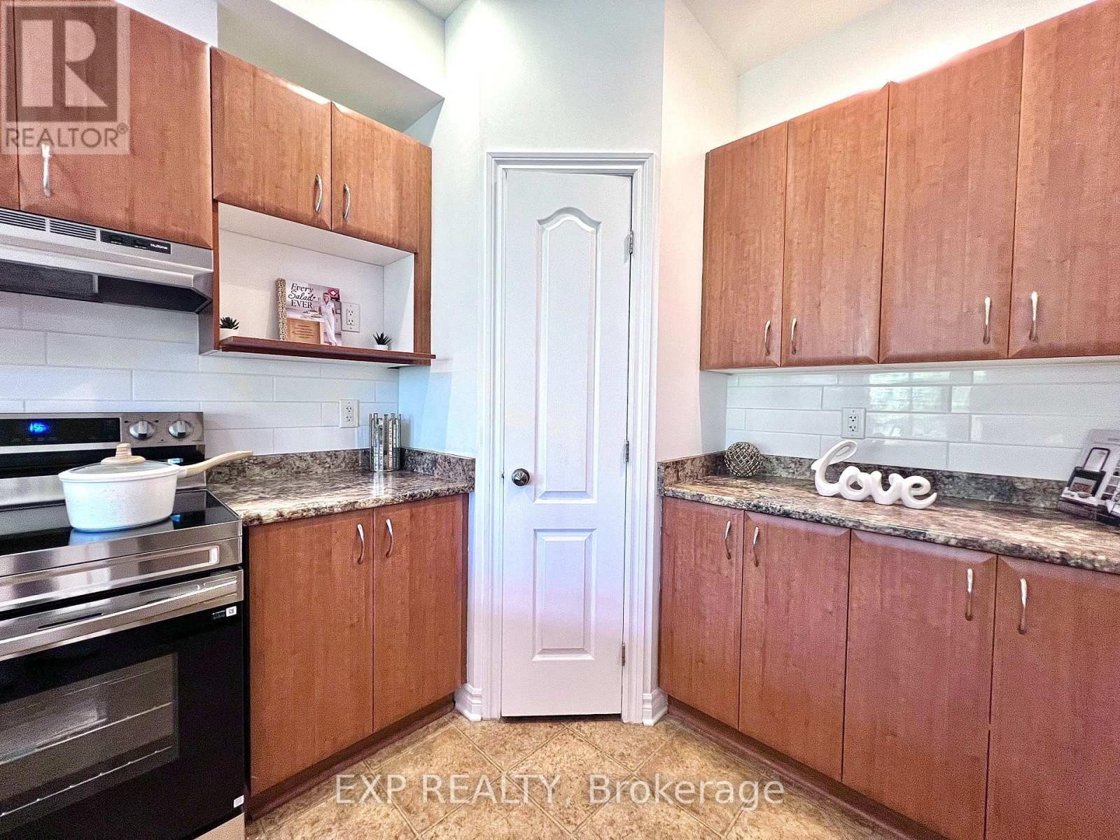 












457 FOXHALL WAY

,
Ottawa,




Ontario
K2M0G2

