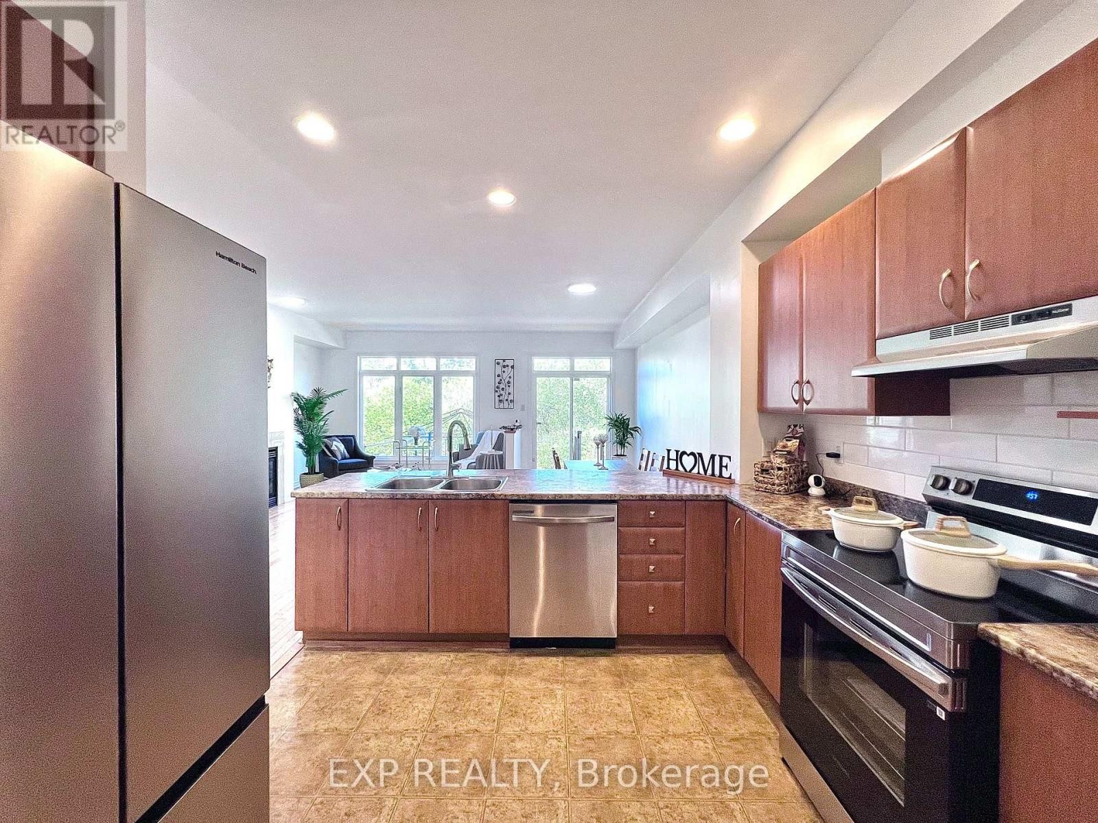 












457 FOXHALL WAY

,
Ottawa,




Ontario
K2M0G2


