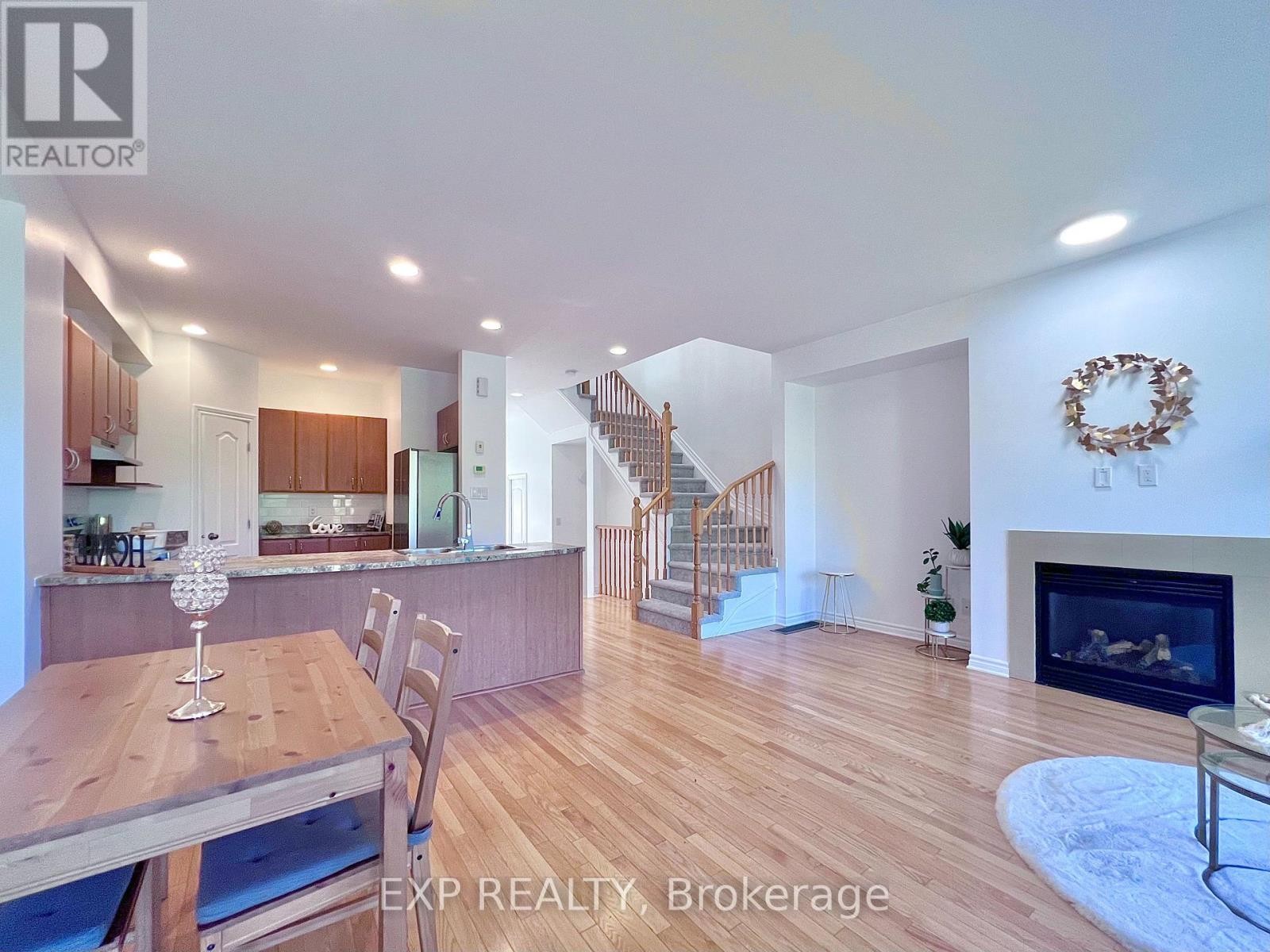 












457 FOXHALL WAY

,
Ottawa,




Ontario
K2M0G2

