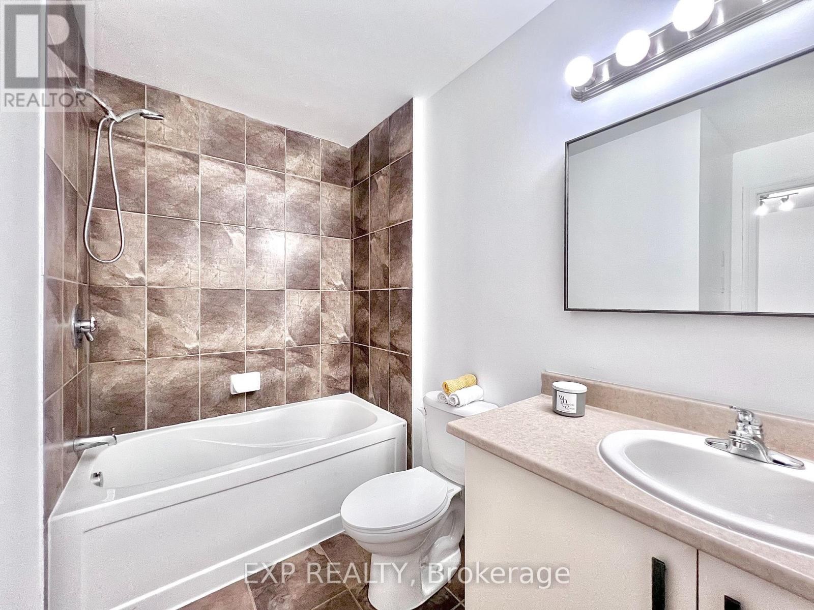 












457 FOXHALL WAY

,
Ottawa,




Ontario
K2M0G2

