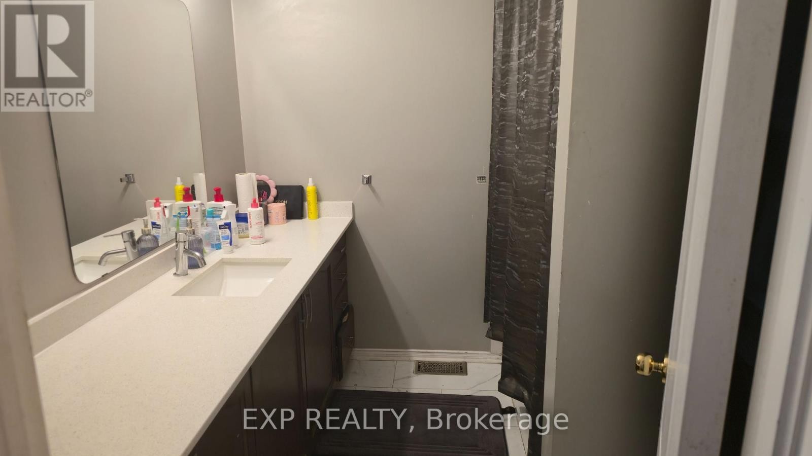 












1052 CANDLEWOOD STREET

,
Ottawa,




Ontario
K4A5E9

