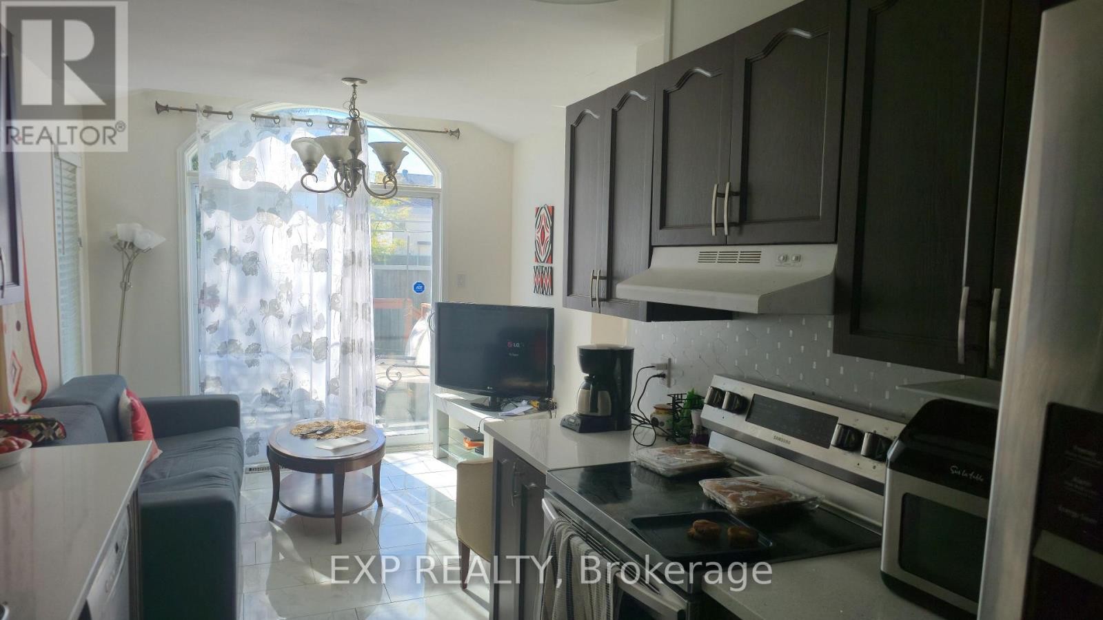 












1052 CANDLEWOOD STREET

,
Ottawa,




Ontario
K4A5E9

