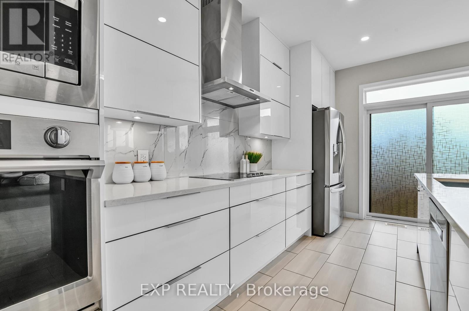 












364 GLOAMING CRESCENT

,
Ottawa,




Ontario
K2S1B6

