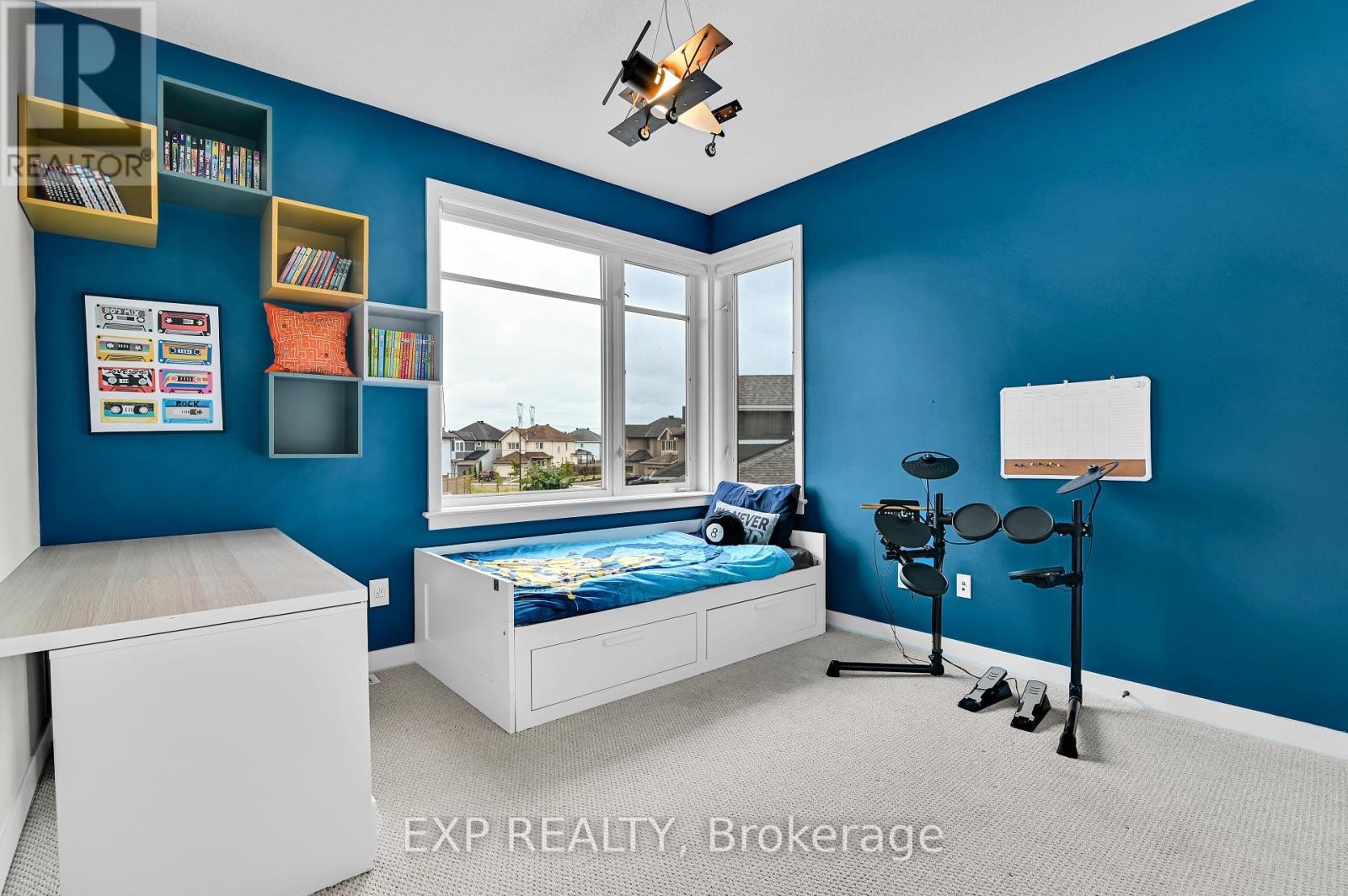 












364 GLOAMING CRESCENT

,
Ottawa,




Ontario
K2S1B6

