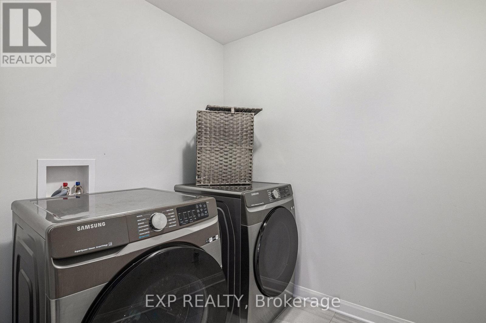 












615 IDYLLIC TERRACE

,
Ottawa,




Ontario
K4A5N9

