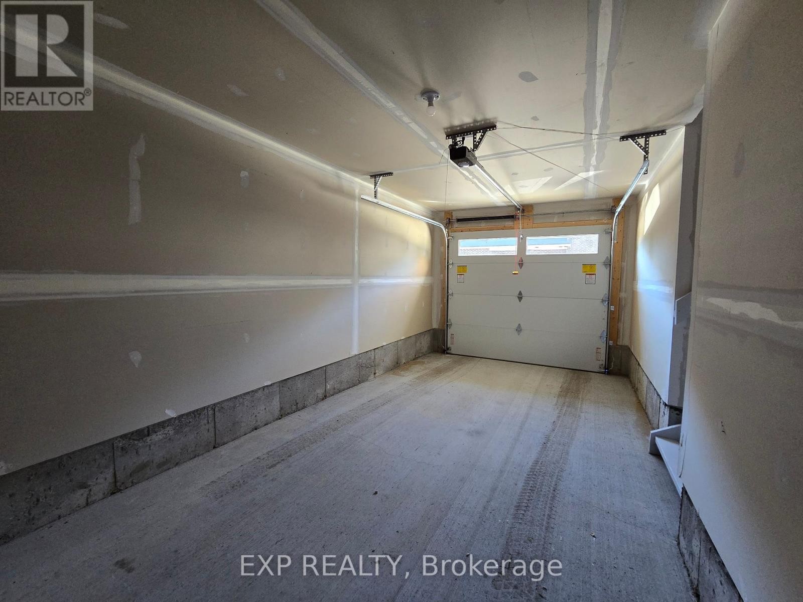 












306 CLEARPATH PRIVATE

,
Ottawa,




Ontario
K2T0R8

