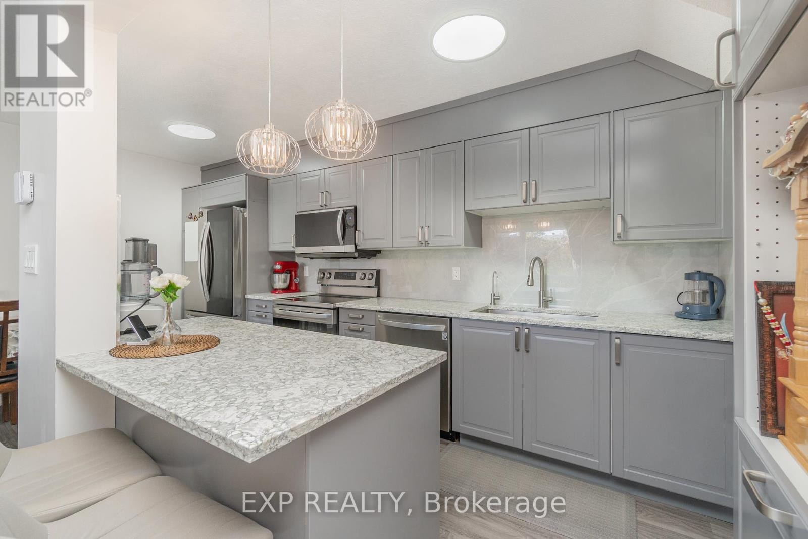 












18 - 2640 DRAPER AVENUE

,
Ottawa,




Ontario
K2H7A1


