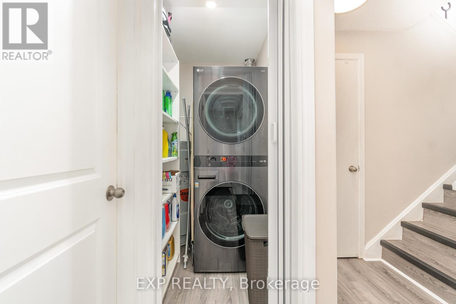 












18 - 2640 DRAPER AVENUE

,
Ottawa,




Ontario
K2H7A1

