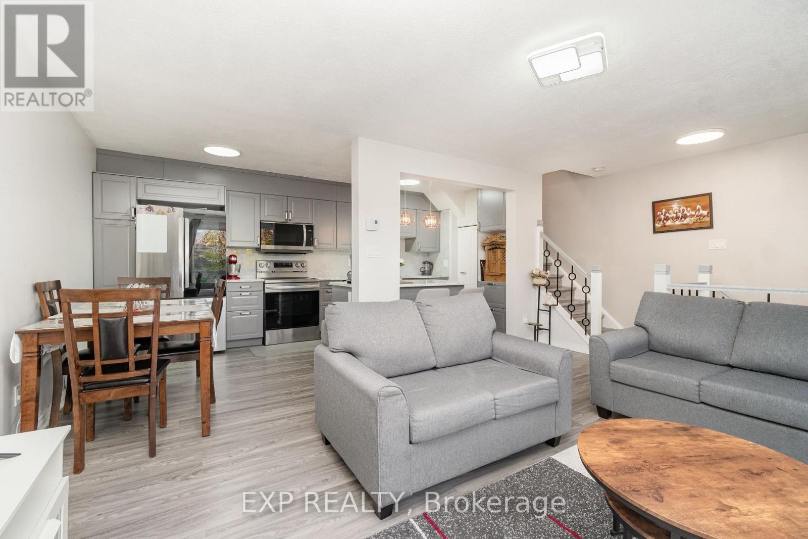 












18 - 2640 DRAPER AVENUE

,
Ottawa,




Ontario
K2H7A1

