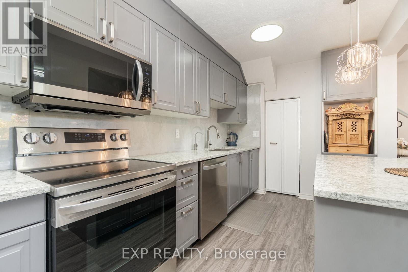 












18 - 2640 DRAPER AVENUE

,
Ottawa,




Ontario
K2H7A1

