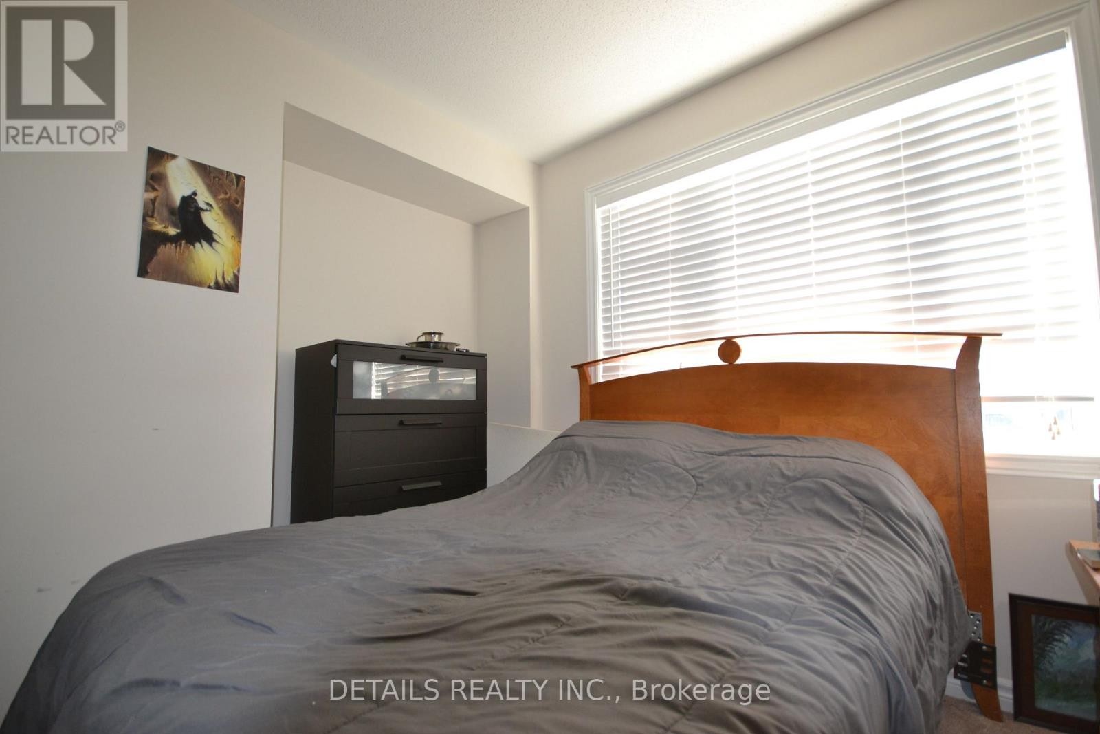 












530 SNOW GOOSE STREET

,
Ottawa,




Ontario
K2J6C8

