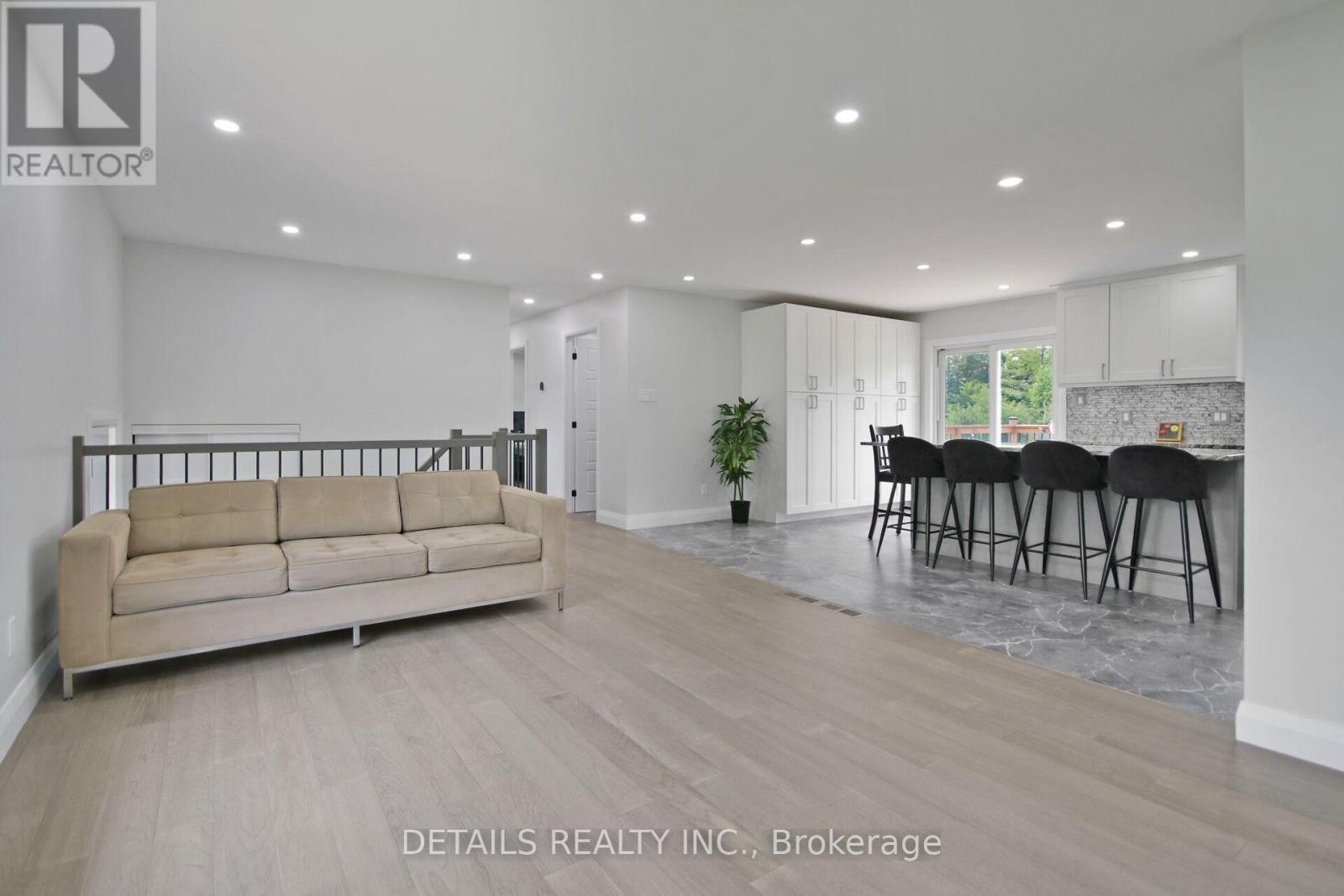 












2708 BEKKERS COURT

,
Ottawa,




Ontario
K0A2P0

