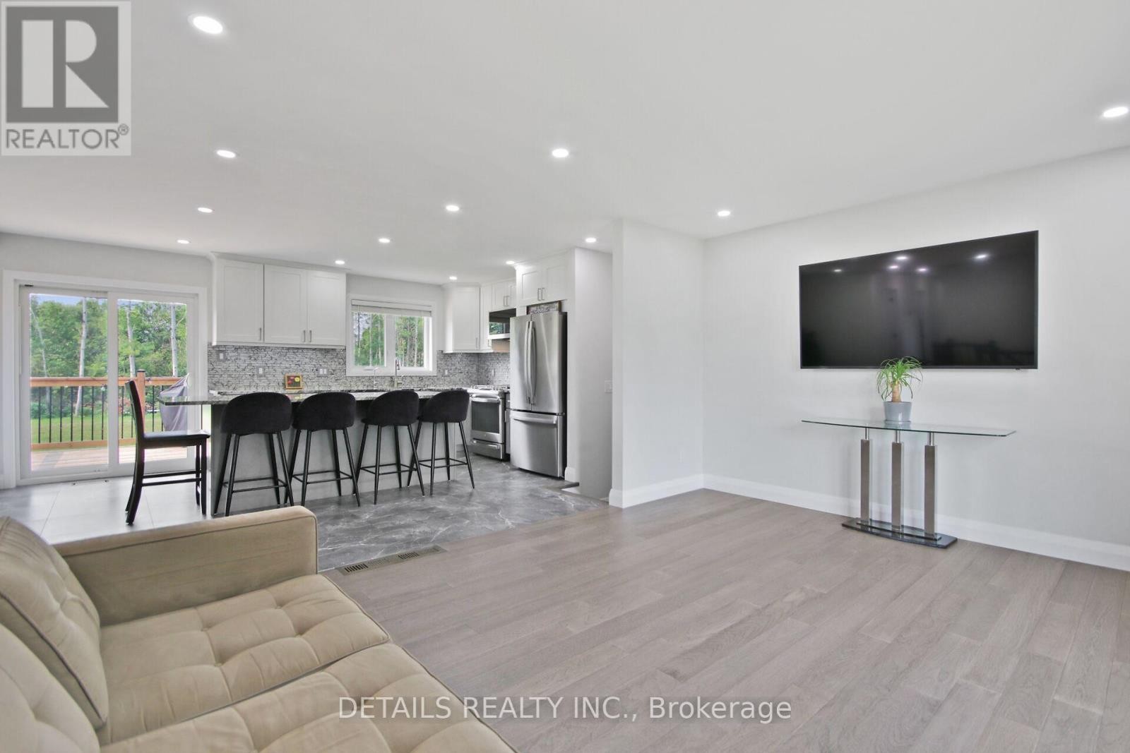 












2708 BEKKERS COURT

,
Ottawa,




Ontario
K0A2P0

