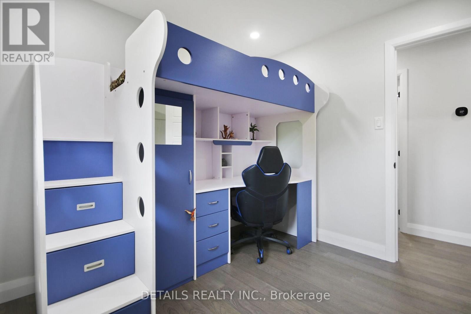 












2708 BEKKERS COURT

,
Ottawa,




Ontario
K0A2P0

