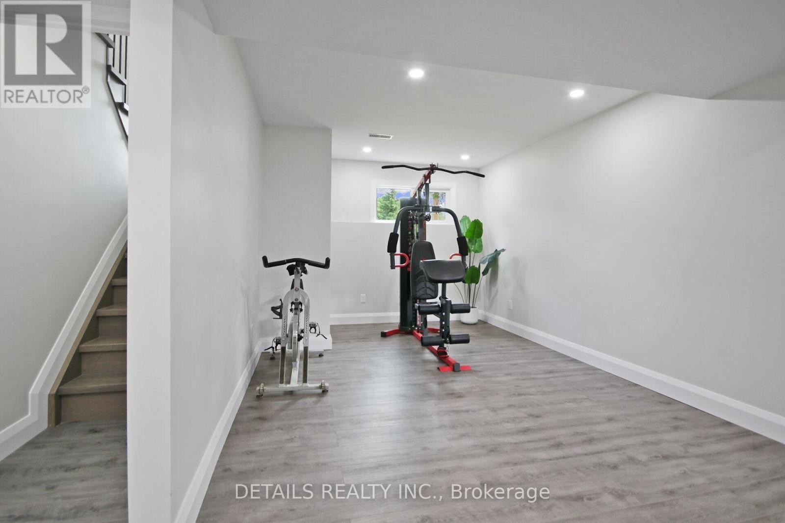 












2708 BEKKERS COURT

,
Ottawa,




Ontario
K0A2P0

