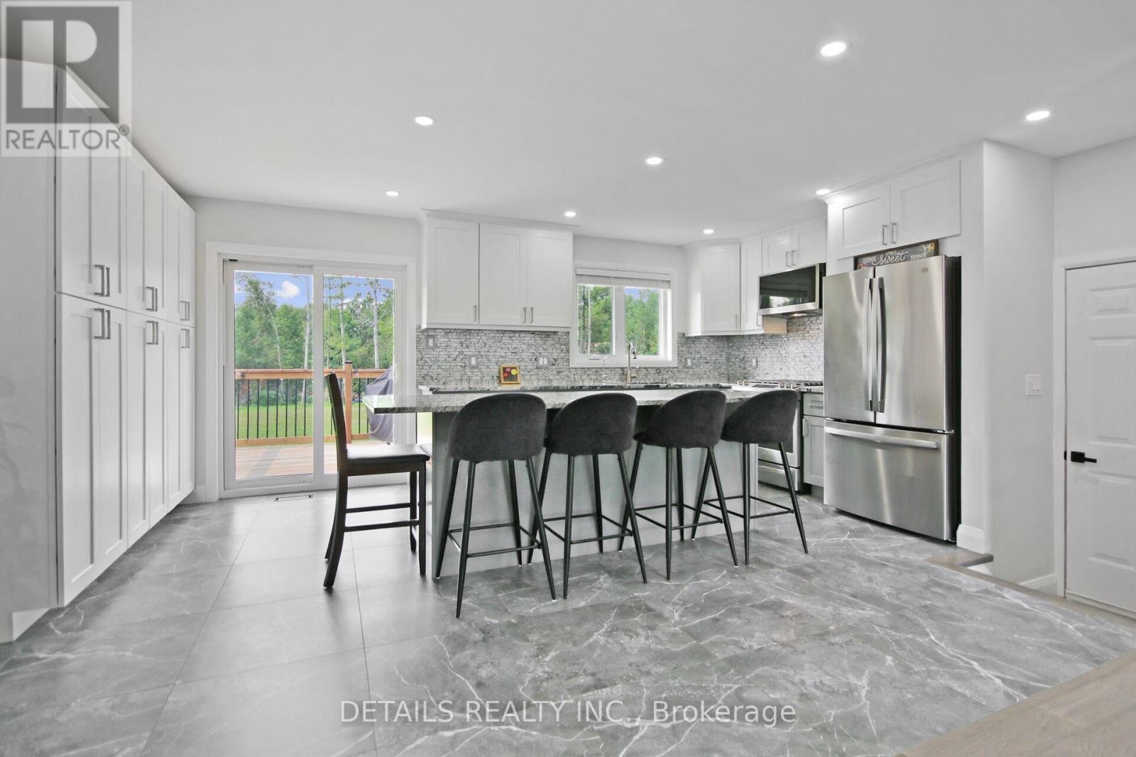 












2708 BEKKERS COURT

,
Ottawa,




Ontario
K0A2P0

