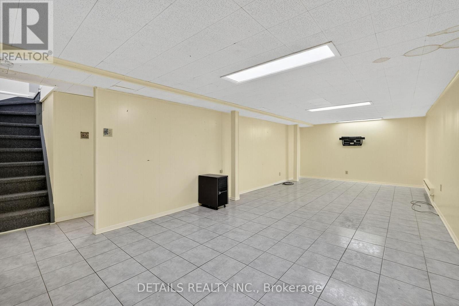 












289 AMIENS STREET

,
Ottawa,




Ontario
K1E1N3

